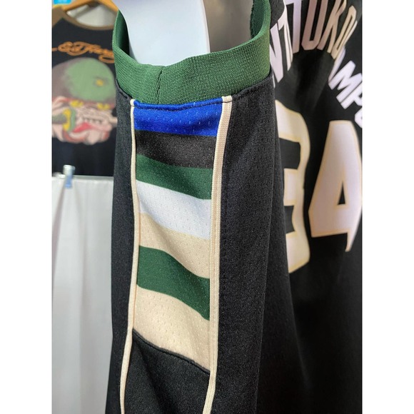 Milwaukee Bucks Antetokounmpo #34 Swingman Edition - Adult Medium - Picture 7 of 11